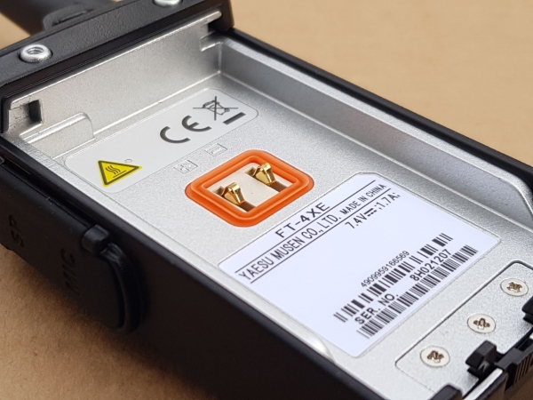 FT-4XR Transceptor port�til Dual Band 5W VHF/UHF FM compacto  *OFERTA*